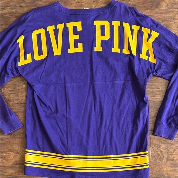 PINK Victoria's Secret Purple and Gold Long Sleeve Tee
Minnesota Vikings - Picture 6 of 6
